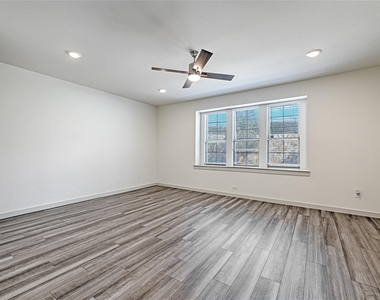 325 Mcconathy Way - Photo Thumbnail 12