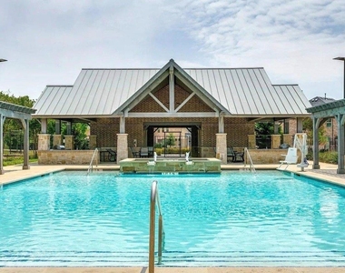 325 Mcconathy Way - Photo Thumbnail 31