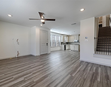 325 Mcconathy Way - Photo Thumbnail 11