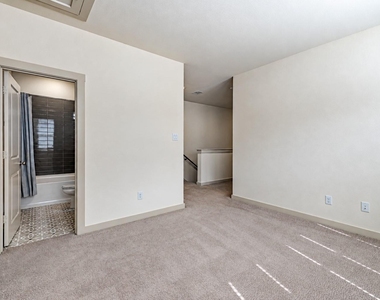 325 Mcconathy Way - Photo Thumbnail 15
