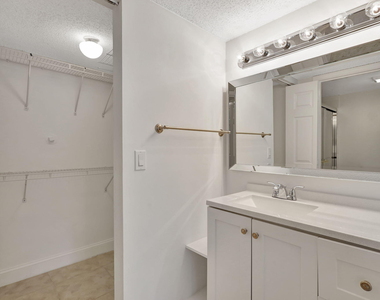 321 Norwood Terrace - Photo Thumbnail 15