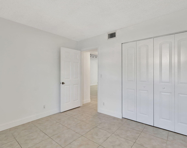 321 Norwood Terrace - Photo Thumbnail 10