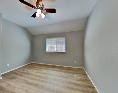 217 Richard Lane - Photo Thumbnail 12