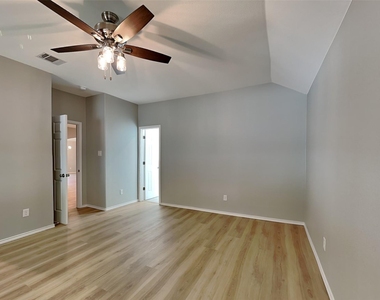 217 Richard Lane - Photo Thumbnail 7