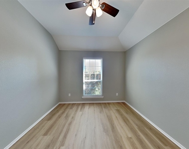 217 Richard Lane - Photo Thumbnail 13