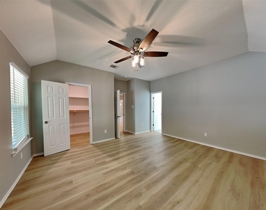 217 Richard Lane - Photo Thumbnail 6