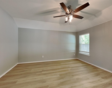 217 Richard Lane - Photo Thumbnail 5