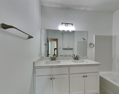 217 Richard Lane - Photo Thumbnail 15