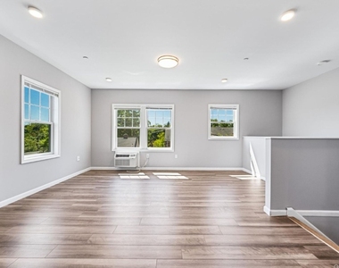 108 N Kensico Ave - Photo Thumbnail 1