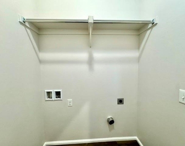 2509 Finesilver Lane - Photo Thumbnail 15