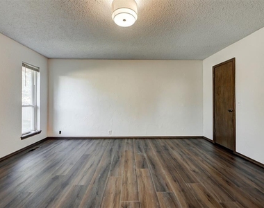 11044 Folkstone Drive - Photo Thumbnail 30