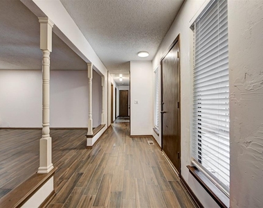 11044 Folkstone Drive - Photo Thumbnail 5