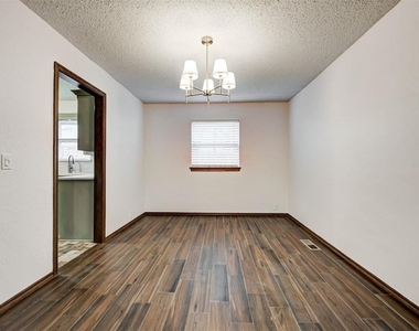 11044 Folkstone Drive - Photo Thumbnail 12