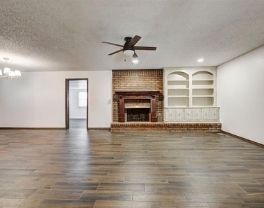 11044 Folkstone Drive - Photo Thumbnail 7