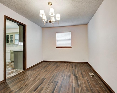 11044 Folkstone Drive - Photo Thumbnail 13