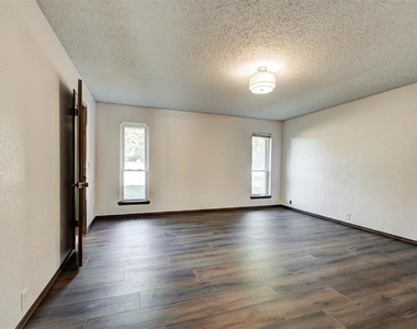11044 Folkstone Drive - Photo Thumbnail 29