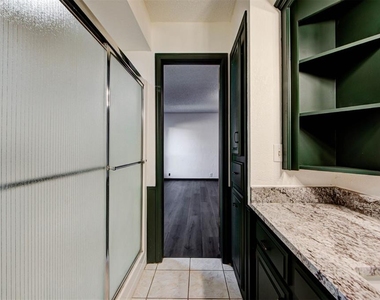 11044 Folkstone Drive - Photo Thumbnail 36