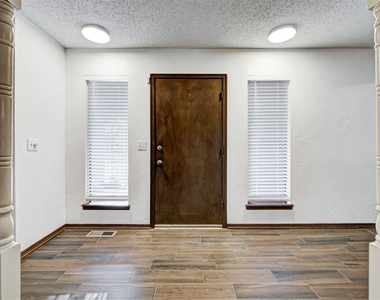 11044 Folkstone Drive - Photo Thumbnail 6