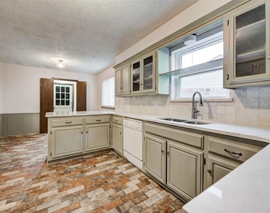 11044 Folkstone Drive - Photo Thumbnail 21