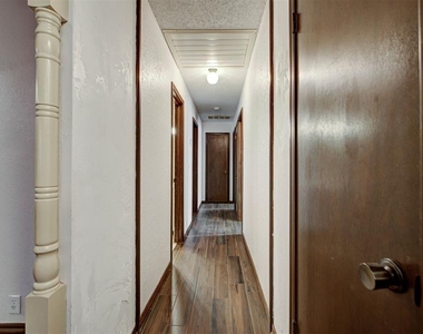 11044 Folkstone Drive - Photo Thumbnail 28