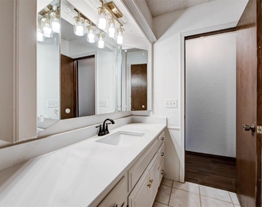 11044 Folkstone Drive - Photo Thumbnail 43
