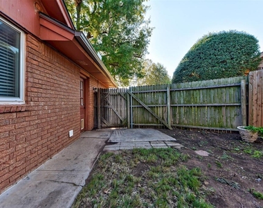 11044 Folkstone Drive - Photo Thumbnail 45
