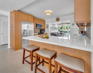 3321 Ne 16th Court - Photo Thumbnail 10