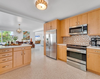 3321 Ne 16th Court - Photo Thumbnail 12