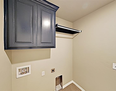 3325 Nw 158th Terrace - Photo Thumbnail 11