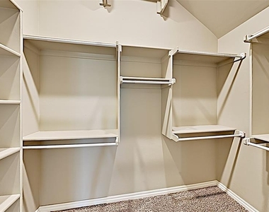 3325 Nw 158th Terrace - Photo Thumbnail 7