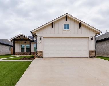 3717 Nw 177th Street - Photo Thumbnail 10