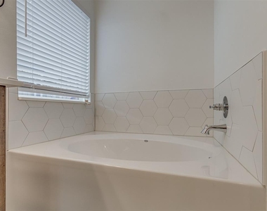3717 Nw 177th Street - Photo Thumbnail 29