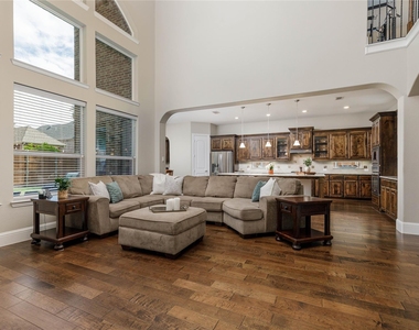 13888 Eleanor Avenue - Photo Thumbnail 7