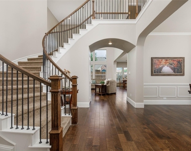 13888 Eleanor Avenue - Photo Thumbnail 2