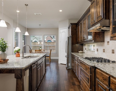 13888 Eleanor Avenue - Photo Thumbnail 11
