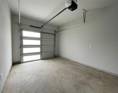 2417 N Winnetka Avenue - Photo Thumbnail 27