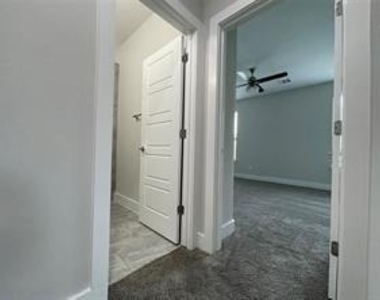 2417 N Winnetka Avenue - Photo Thumbnail 23