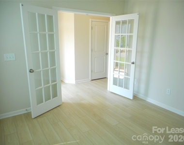15752 Country House Street - Photo Thumbnail 8