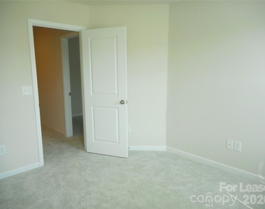 15752 Country House Street - Photo Thumbnail 19