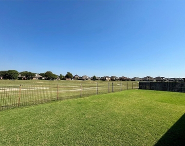 124 Country Lakes Boulevard - Photo Thumbnail 29