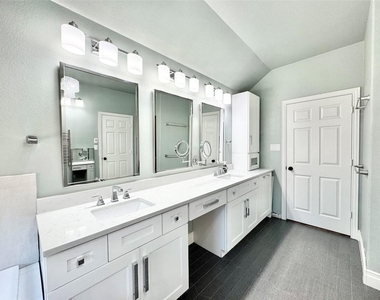 124 Country Lakes Boulevard - Photo Thumbnail 16