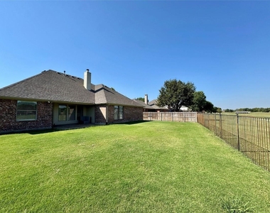 124 Country Lakes Boulevard - Photo Thumbnail 28
