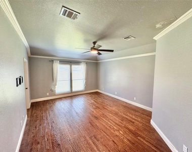 124 Country Lakes Boulevard - Photo Thumbnail 12