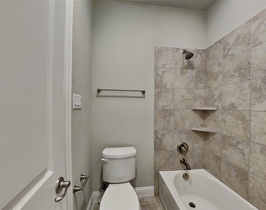 7801 Avondale Drive - Photo Thumbnail 15