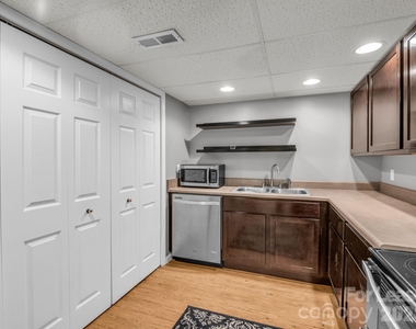 335 Melrose Avenue - Photo Thumbnail 31