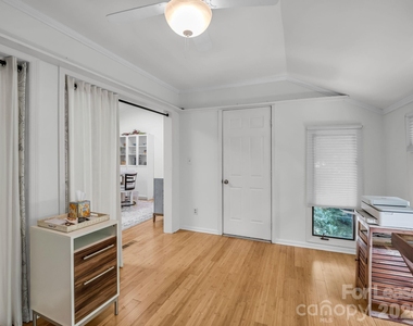 335 Melrose Avenue - Photo Thumbnail 18
