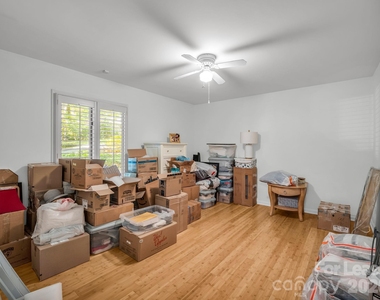335 Melrose Avenue - Photo Thumbnail 20