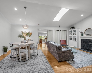 335 Melrose Avenue - Photo Thumbnail 11