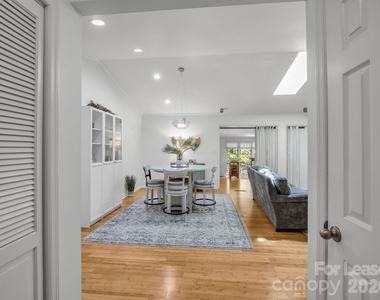 335 Melrose Avenue - Photo Thumbnail 5