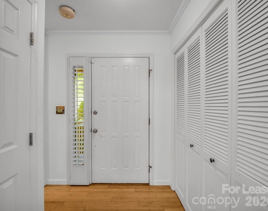 335 Melrose Avenue - Photo Thumbnail 4